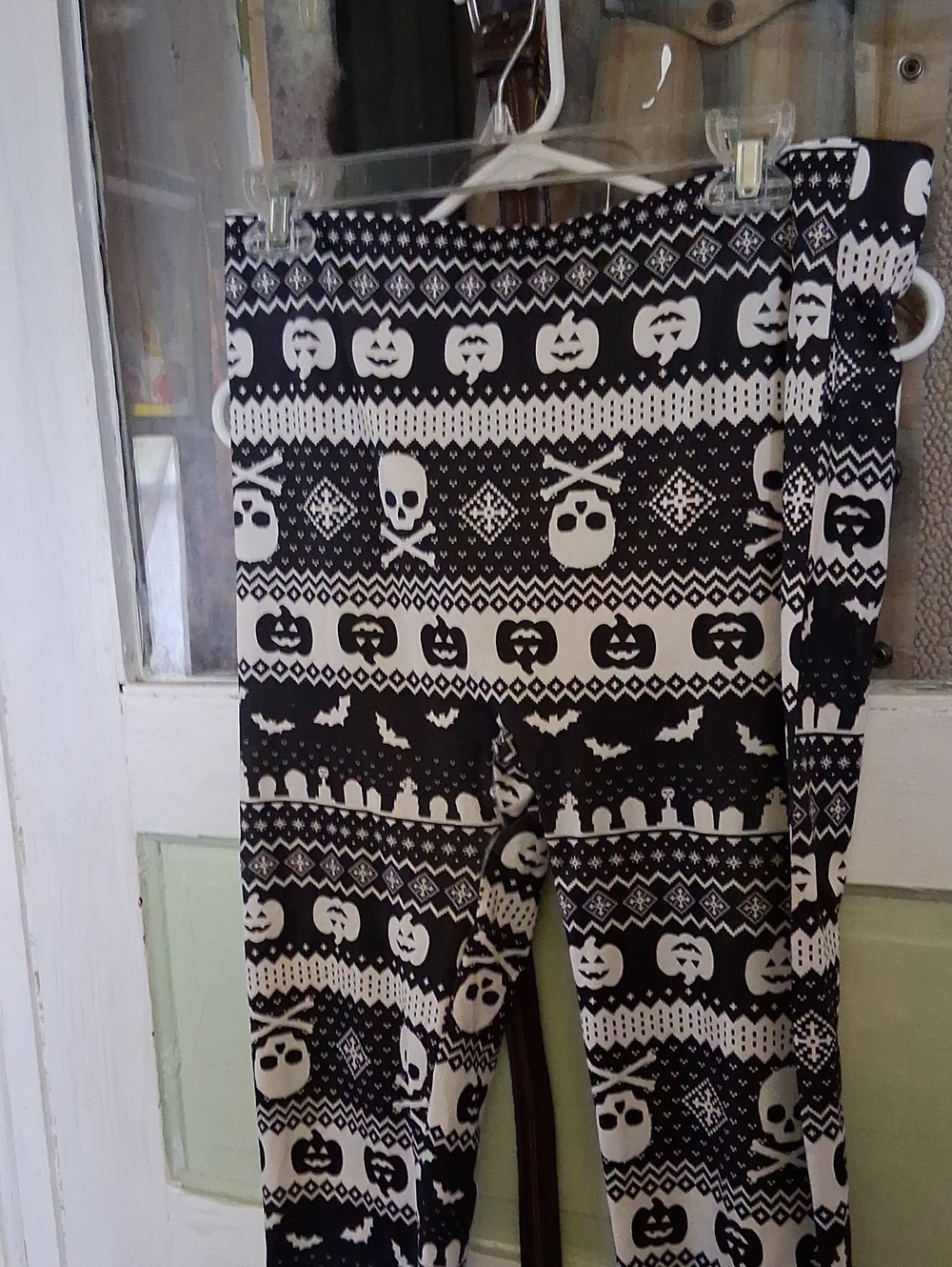 No Boundaries Black and White Halloween Skull & Pumpkin Leggings
